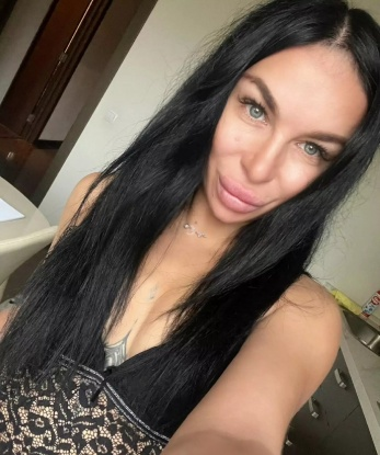 Живу в Москве и готова подарить тебе незабываемые моменты наслаждения. Мои услуги включают все, что ты можешь только пожелать: эротический массаж, оральный секс, классический секс в разных позах и многое другое. Ты будешь в восторге от моих умелых техник и игривого настроения. У меня есть фото, которые помогут тебе представить, насколько сексуальна и соблазнительна я. Мои клиенты оставляют положительные отзывы о меня и моих услугах, так что не упусти возможность испытать настоящий кайф со мной. Не сомневайся, я - именно то, что ты ищешь. 😘🔥 2528, 25 лет