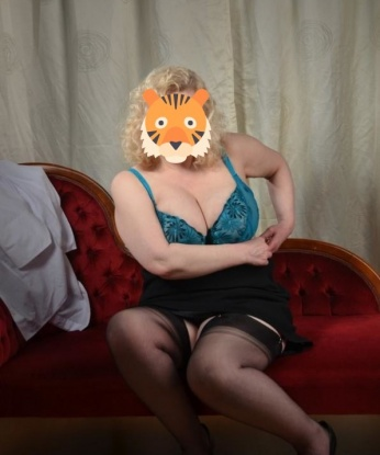 Я знаю, как сделать твои фантазии реальностью. Я приглашаю тебя на незабываемое путешествие 🔥 Со мной ты окунешься в мир наслаждения и страсти. Мои услуги включают эротический массаж, ролевые игры, страстное общение и многое другое. Фото настоящие и выполнены профессиональным фотографом. Отзывы о моих услугах говорят сами за себя: ты не останешься равнодушным. Жду встречи в Москве, чтобы воплотить все твои самые сокровенные мечты в реальность. Приготовься к незабываемому опыту со мной! 🌹🔥#Москва #Москвы #вМоскве 6304, 40 лет